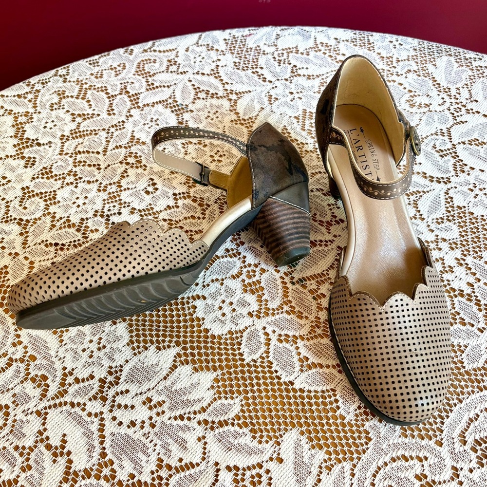 L'Artiste Spring Step Parchelle Gray Leather Mary Jane Pumps 42 EU 10.5-11 US